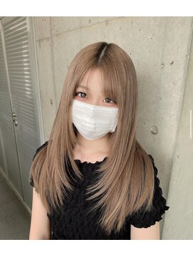 ガルボ ヘアー(garbo hair) レイヤーカットハイトーンベージュカラー