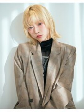 ホワイトブロンドウルフボブ［おもろまち］