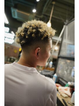 ショートアフロ