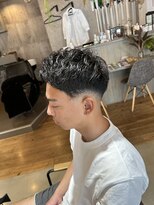 トニコ(toniko)&nbsp;ピンパーマ×スキンフェード×バーバースタイル×ビジネスヘア