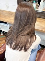 トレス(TRESS)&nbsp;ミディアムレイヤー　グレージュ　ブリーチなし　表参道