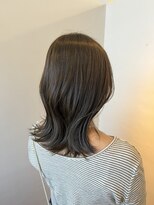 ニュウニュウ(NIU NIU) 透明感たっぷりオリーブベージュ