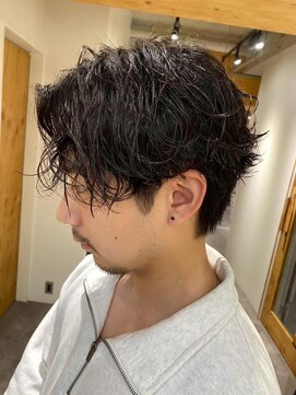 クオル キャスト 神戸三宮(QOL×cast) センターパートニュアンスパーマ