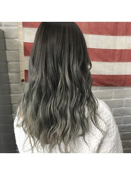 ヘアーデザインサロン スワッグ(Hair design salon SWAG) シルバーカラー