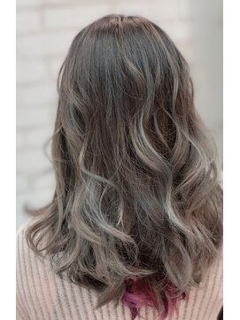 ラクシス 新都心店(Luxis) 【Luxis 新垣泰之】 ハイライトグラデーション♪♪