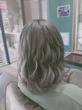 ヘアースタジオココルッチ(hair studio CoCo-Rucchi) ☆ハイトーンカラー☆シルバー系
