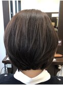 大人ショートもまとまる艶々の髪に