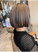 ぱっつんボブ　ミディアムボブ　インナーカラー　ケアブリーチ