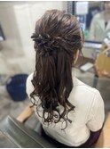 ねじりハーフアップ