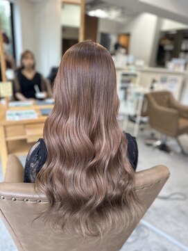 フツーロ 栄(FUTURO) ヘアカラー