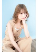 風になびくエアリーボブ