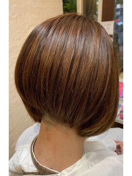 ファーレンピュアスウィート(fahren-pure-suite) 刈り上げボブ/ショート／ボブ／刈り上げ／グレーカバー