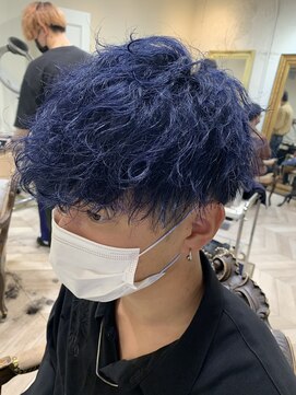 エルオム(EL.HOMME) 【MITSU】ネイビーブルー×前下がりショート