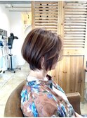 すっきりレイヤーショートスタイル 立体感ハイライトブラウン