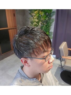 ネセサリー(NECESSARY) カット