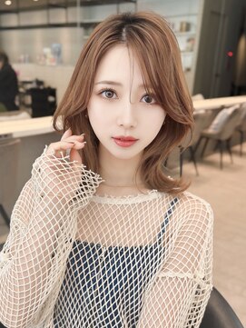 ロンド クラン 岡崎(Lond Clan) 巻きで印象が変わるミディアムレイヤー