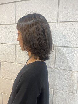 アルゴ 茅ヶ崎(ARUGO) 外ハネボブ/オリーブカラー/顔まわりレイヤー/ミディアム