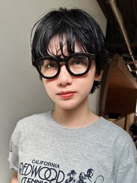 トゥナ 六角(Tuna) ニュアンスパーマショート