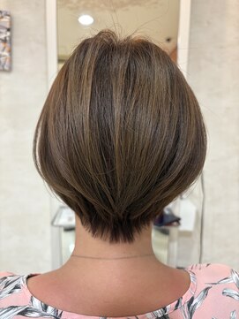 レイフィールド 滝の水店 20代30代40代50代くびれレイヤーショートボブ