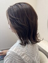 ユニカ オレ(UNIKA ore)&nbsp;くびれミディ×透け感ブラウンで大人かわいいレイヤースタイル