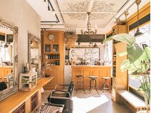 スピークイージー サルーン ビューティースミス(Speakeasy Saloon Beautysmith)の雰囲気（店内）