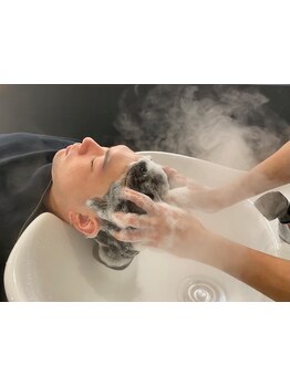 【19時以降も◎】本格スパで頭皮の凝りへダイレクトにアプローチ!毎日頑張るビジネスマンへの究極のご褒美