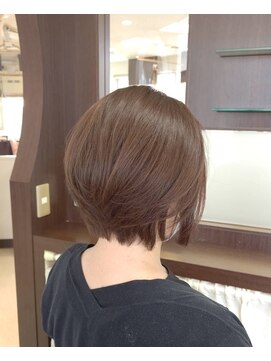 マリーインターナショナル 浦添店(MARIE INTERNATIONAL) ショートボブショートヘアベージュブラウン