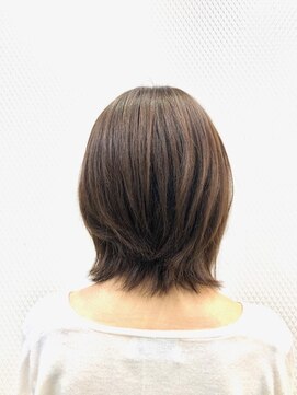 クオリス 上福岡店(QUALIS) ミディアム/外ハネ/20代30代40代/小顔/くびれ/アッシュブラウン/