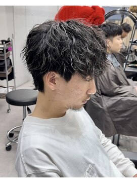 リベル(LIBER) 縦落ちツイストスパイラル/刈り上げなし/メンズパーマ/吉川