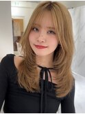 ハイライトカラーミルクティーベージュレイヤーカット