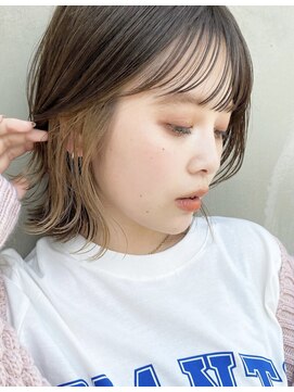 ジーニー 横浜(giinii) グレーベージュきりっぱなしボブインナーカラーウルフ波巻き