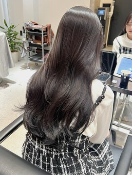 リス バイ ソヨン(Lis by SOYON) 黒髪/グレーベージュ/レイヤーロング/前髪パーマ/髪質改善