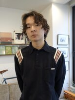 ポール(pole)&nbsp;外国人風メンズミディアムパーマ