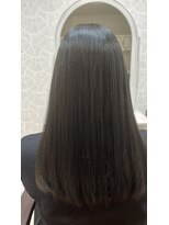 モコ(MOCO)&nbsp;≪シルキーグロウストレート≫ ≪ナチュラルグレージュブラック