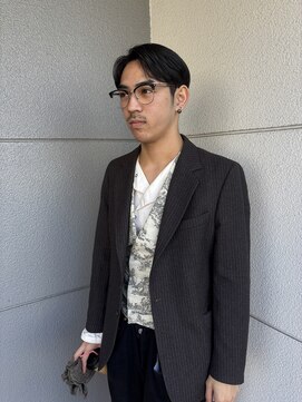 ヘアーアイストゥーレ(HAIR ICI TRE) メンズカットセンターパート刈り上げメンズショート