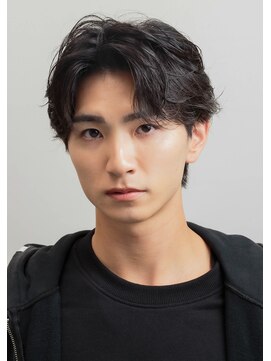 Men’s hair MUNi 恵比寿［メンズ/MENS/メンズカット/メンズパーマ] 爽やかマッシュショートセンターパート ツーブロック 王道