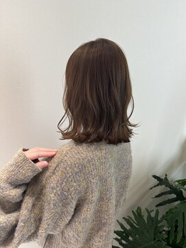 マロンベージュカラー×ゆるふわ外ハネミディアム☆