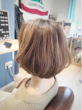 ファミリア ヘアーワークス(FAMILIA HAIR WORKS) ナチュラルボブ