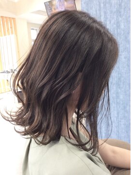 ピーシーズ(Pieces) 外ハネを多めにしてカジュアルな色気を