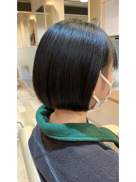 シアン(cyan) パツッと刈り上げボブ