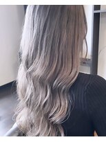 ハイライト 鳥取市店&nbsp;フルブリーチオンカラーコース〈ブリーチ〉〈白髪ぼかし〉