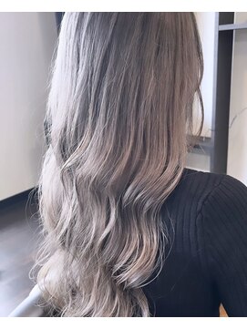 ハイライト 鳥取市店 フルブリーチオンカラーコース〈ブリーチ〉〈白髪ぼかし〉