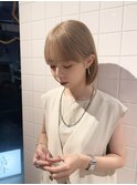 ホワイトベージュ × ボブ