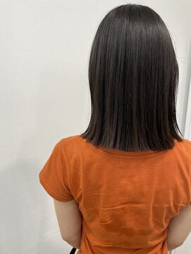 グロウオモロマチ(GLOW OMOROMACHI) 切りっぱなしボブ