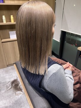 テラスヘア 長岡(TERRACEhair) ケアブリーチ使用ダブルカラーでミルクティーベージュ
