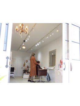 シャンプーにoggi otto使用♪ヘアケアはお任せ下さい！話題のヒト幹細胞で誰もが羨む潤い美髪に◎