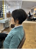 黒髪くびれショート