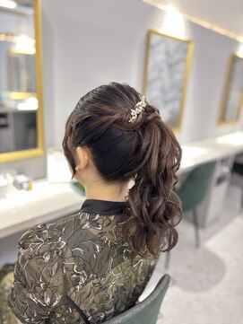 ヘアアレンジメント ボガスティーズ 川崎店(Hair arrangement Vogusty's) ねじりポニーテール