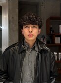 波巻きパーマ×ハイライトでストリート感溢れる男らしいヘアに◎
