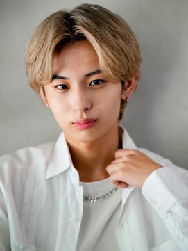 ノエル 池袋店(noel) フェザーショート/センターパート/ミルクティー/ニュアンス